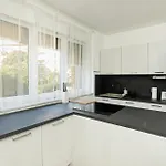 2 Bedroom Beautiful In דירה *
