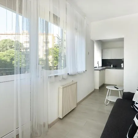 2 Bedroom Beautiful In Lägenhet Rijeka