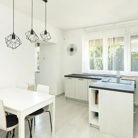 Apartment 2 Bedroom Gorgeous In