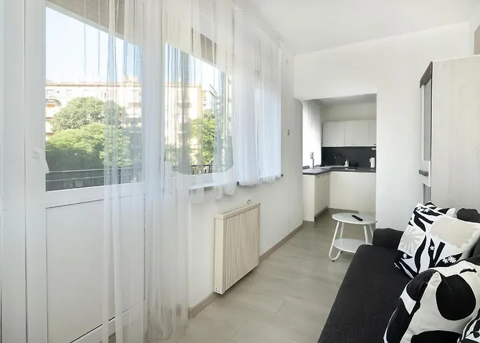 2 Bedroom Gorgeous In Appartement Rijeka