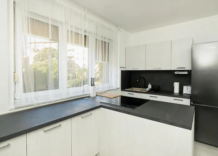 2 Bedroom Gorgeous In Appartement *