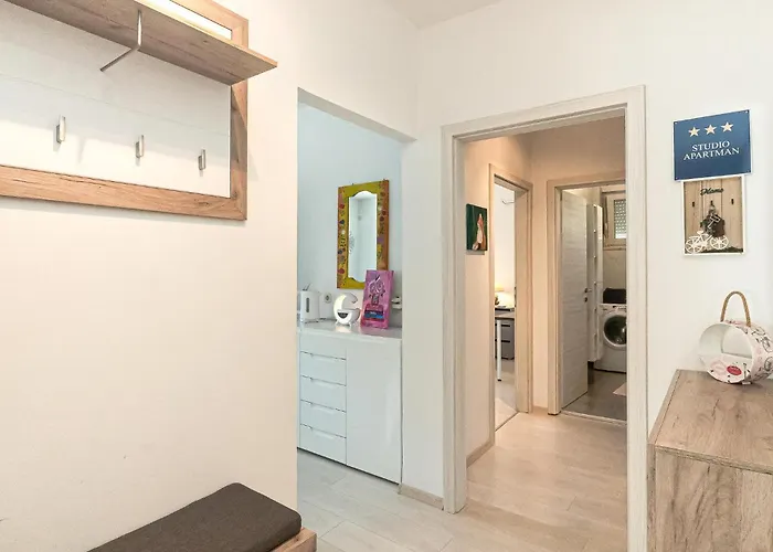 2 Bedroom Gorgeous In *
