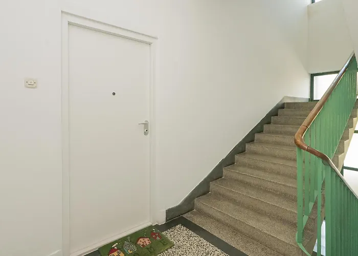 2 Bedroom Gorgeous In *